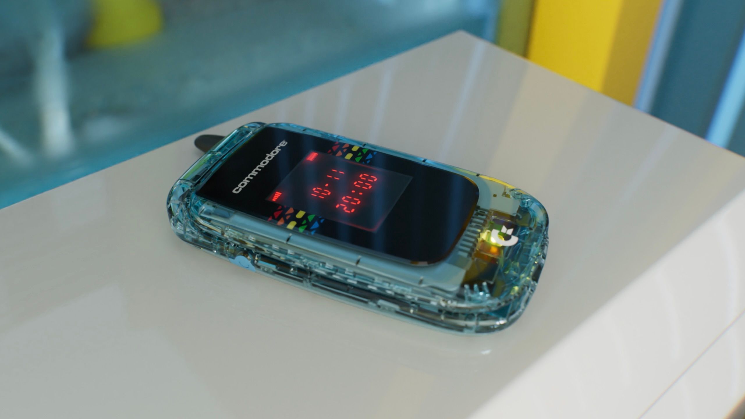 Commodore Callback 8020 у напівпрозорому корпусі Starlight Edition